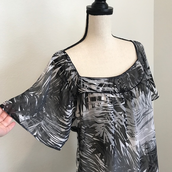 Lane Bryant Sheer Blouse Black & Gray Leafs 14/16 - Picture 3 of 4